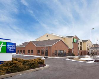 Holiday Inn Express Hotel & Suites Cleveland-Streetsboro - Streetsboro - Building