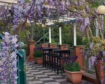 Bed&Breakfast Bella Vita - Castiglione Chiavarese