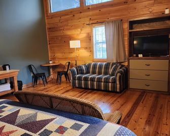 Lodge At Tellico - Tellico Plains - Living room