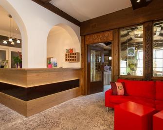 Haus Central - Rohrmoos - דלפק קבלה