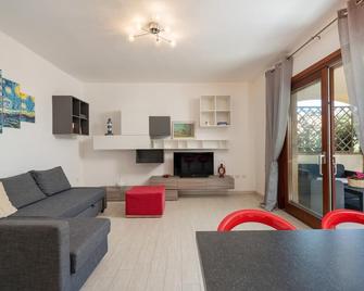 Casa delle Ginestre by Wonderful Italy - Olbia - Olohuone