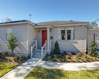All New Adorable Metairie Cottage Easy Access To All That New Orleans Offers! - Metairie - Building