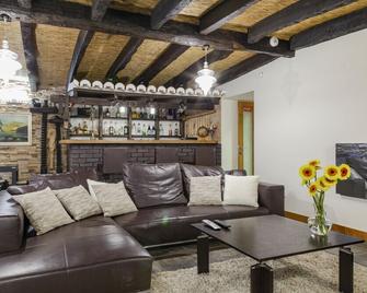 Cris's Home by Our Madeira - Prazeres - Sala de estar