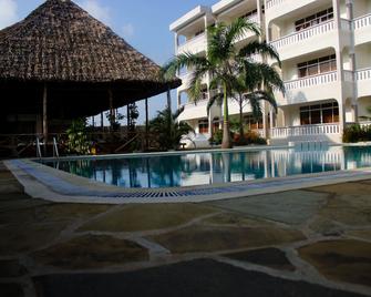 Nightingale Apartments Hotel Mombasa - Mombasa - Pool