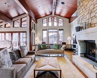 The Lodge at Vail, A RockResort - Vail - Living room