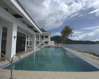 Salacia Beachfront Resort - Batangas - Pool