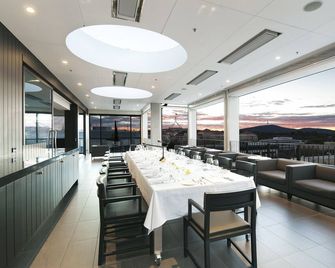 Burbury Hotel & Apartments - Barton - Restaurant