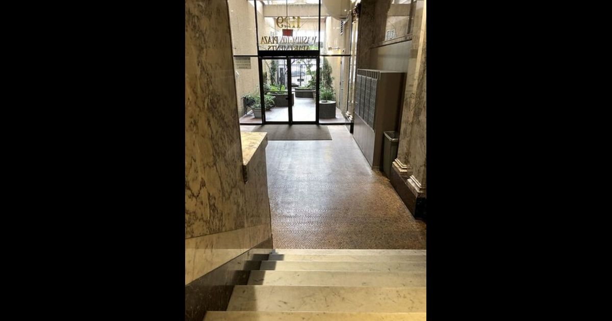 Washington Plaza Apartments in Portland, the United States from 58 Deals, Reviews, Photos