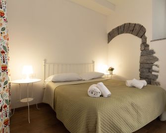 Mamma Ciccia - Mandello del Lario - Camera da letto