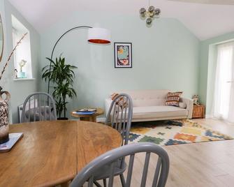 Robin's Nest Cottage - Driffield - Essbereich