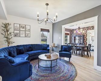 Cottage on Main - Lansdale - Sala de estar