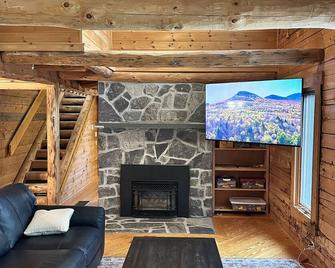 Fox Ridge - White Mtn. Elegance - EV charging on site - Waterville Valley Ski - Thornton - Pokój dzienny