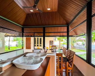 Jai Lake House - Kochi - Dining room
