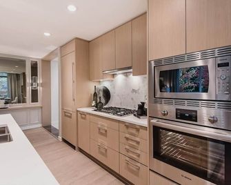 Vancouver (UBC ) one bed room in luxury house B - ונקובר - מטבח