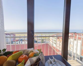 Anemon Trabzon Otel - טראבזון - מרפסת