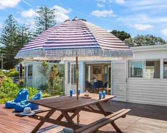 Romantic Waterfront - Russell - Russell - Patio