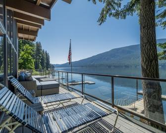 All About The Lake By Nw Comfy Cabins - Leavenworth - Balcony