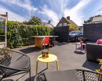 دومبورج4يو - دومبورغ - شرفة مرصوفة