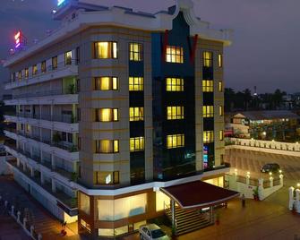 Dass Continental Hotel - Thrissur - Building