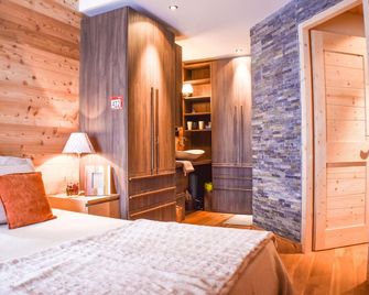 Chalet 5 bedrooms, 4 bathrooms, jacuzzi, sauna, home cinema, duble fireplace - Beaufort - Chambre