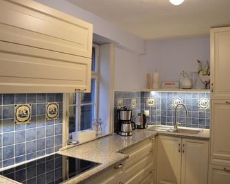 liebevoll eingerichtete Suite mit Doppel-Boxspringbett - Ebern - Cocina