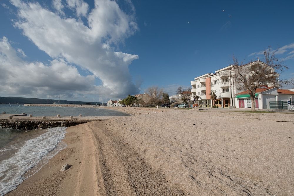 Dana II - Turanj - Strand