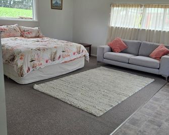 Rural Stay but 3 minutes by car to Levin Horowhenua township - Levin