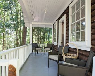 Blaylock's Mansion - Nelson - Balcony