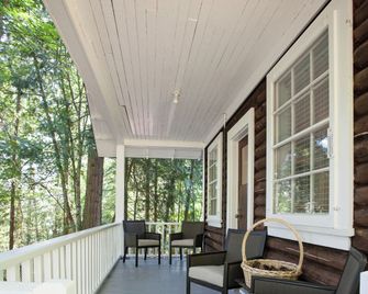 Blaylock's Mansion - Nelson - Parveke