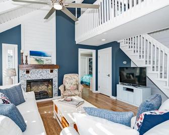 Exceptional Ocean View Villa!-NOW with Shoal's Membership Available with separate purchase - Bald Head Island - Sala de estar