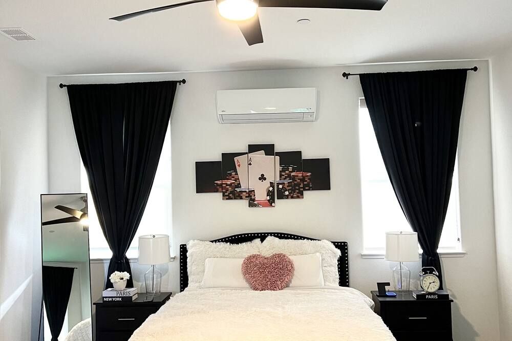 Luxury-Lucky Fortuna Suite - Elk Grove - Bedroom