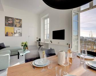 Immogroom - Appartements Luxueux - 2min Du Palais - Vue Mer - Clim - Cannes - Dining room