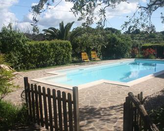Chez Raz B&B - Velletri - Piscina