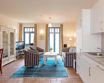 Ferienhaussiedlung Strandperlen Weidenhof 8b (Typ V) - Wustrow (Darss) - Wohnzimmer