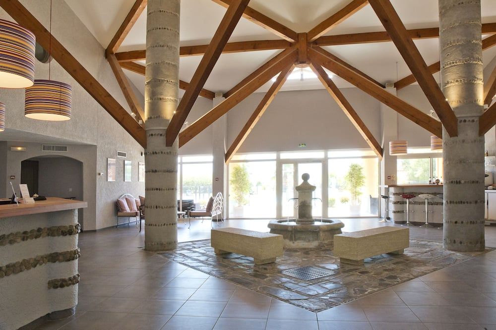 أوتل دو فيليدج كاتالان