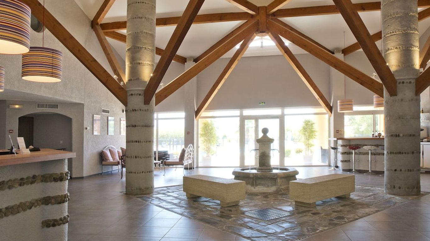 أوتل دو فيليدج كاتالان