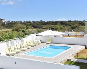 Brighthelm Villas - Pereybèré - Pool