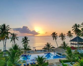 Sunny Palms Beach Bungalows - Zanzibar - Basen