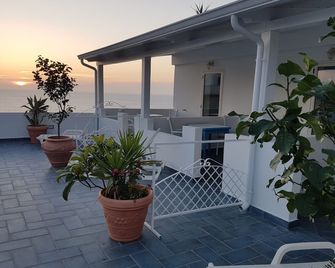 Tropea Boutique Hotel - Tropea - Varanda
