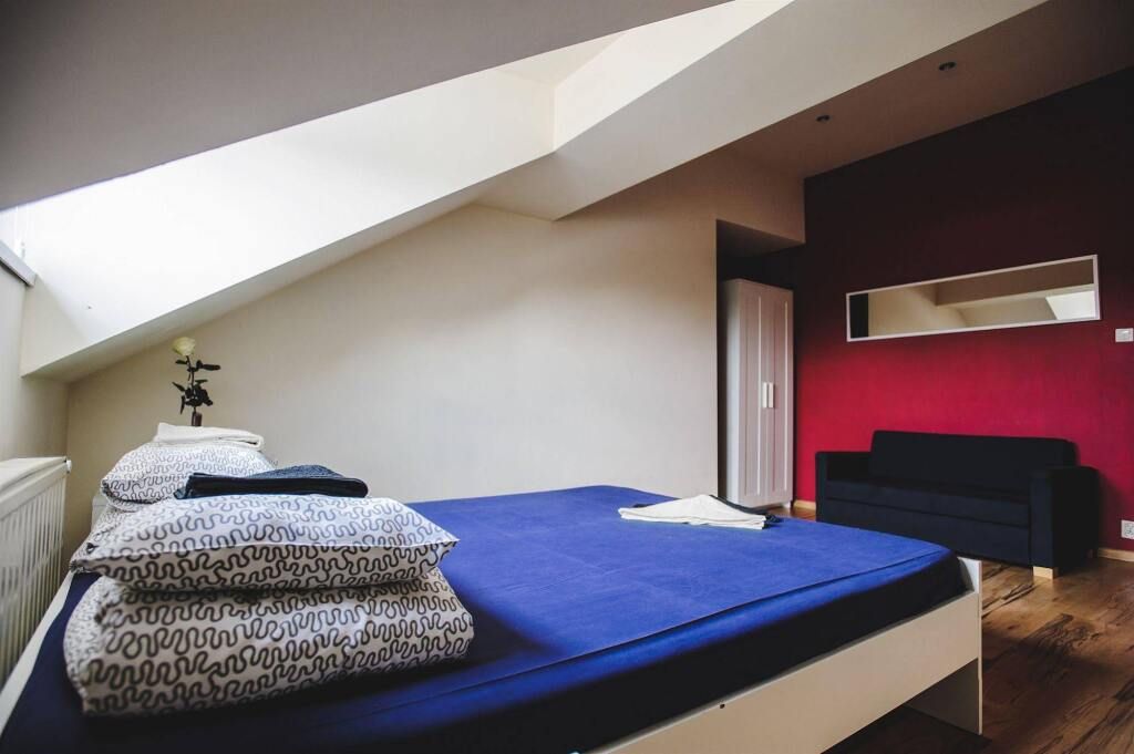 Good Bye Lenin Doubles Exclusive - Hostel