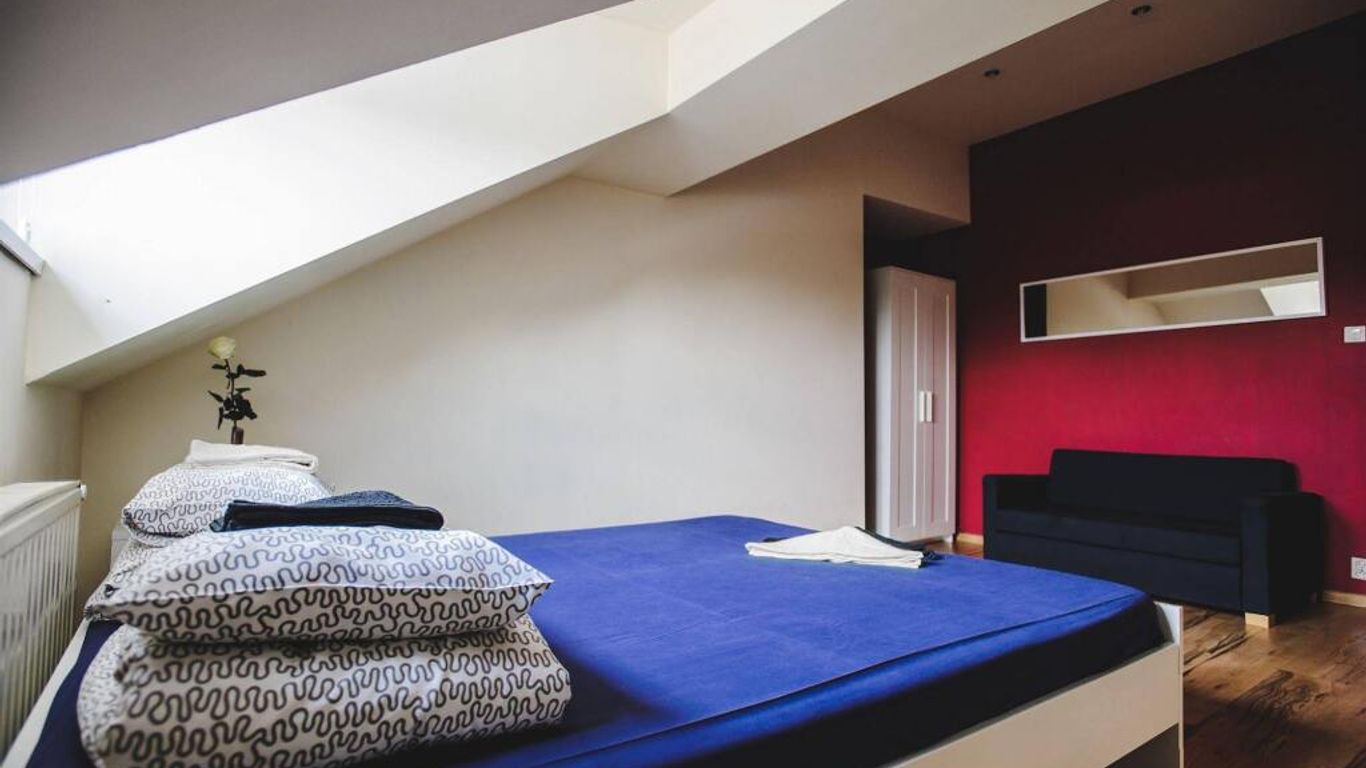 Good Bye Lenin Doubles Exclusive - Hostel