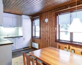Amazing home in Sysslebäck with kitchen - Sysslebäck - Comedor