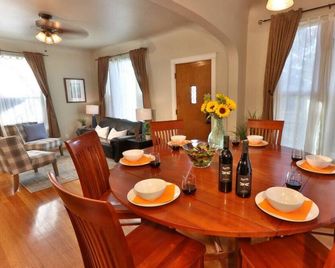 Sewah Retreat · Charming Craftsman Cottage - Walkable to Town - Walla Walla - Jídelna
