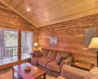 Heber Springs Cabin with Deck and River Views! - Heber Springs - Living room