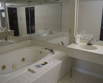 Landmark Inn - Hartsville - Baño