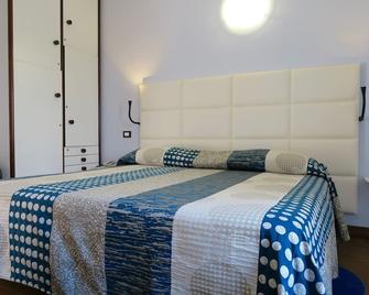 Albergo Visconti - Cremona - Bedroom