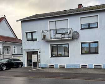 Selina's Apartment - Oberthal - Gebäude