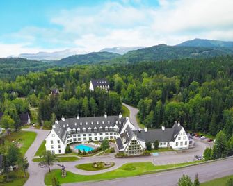 Gîte du Mont-Albert - Sepaq - Sainte-Anne-des-Monts - Building
