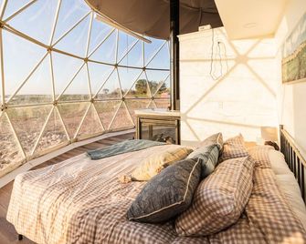 White Geodome Ranch Retreat- With a Hot Tub! - Lyman