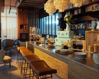 Novotel Annemasse Centre - Porte de Genève - Аннмасс - Бар